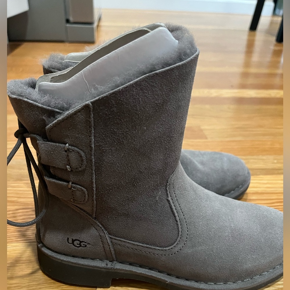 Ugg Naiyah lace-back genuine Australian boots, brand new without tag, never worn